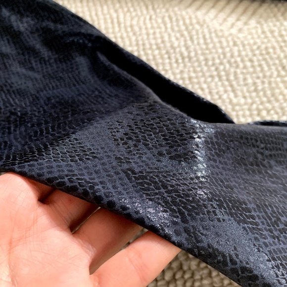 Blogger Snakeskin Leggings Small - Picture 5 of 7